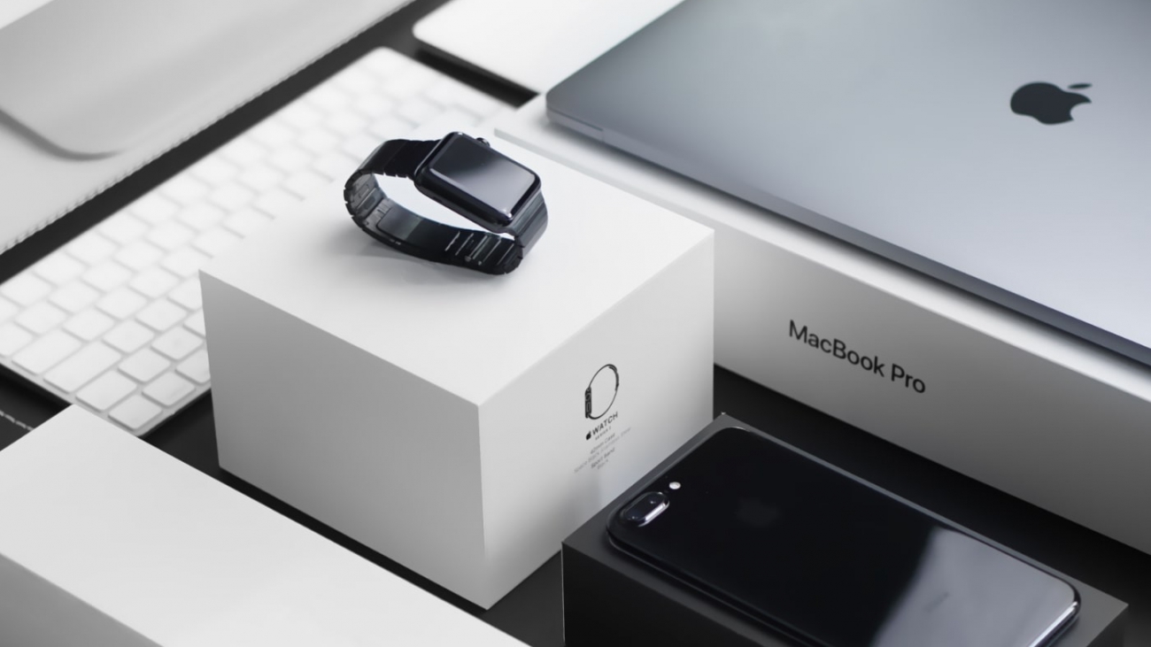 julian-o-hayon-237297-unsplash-min